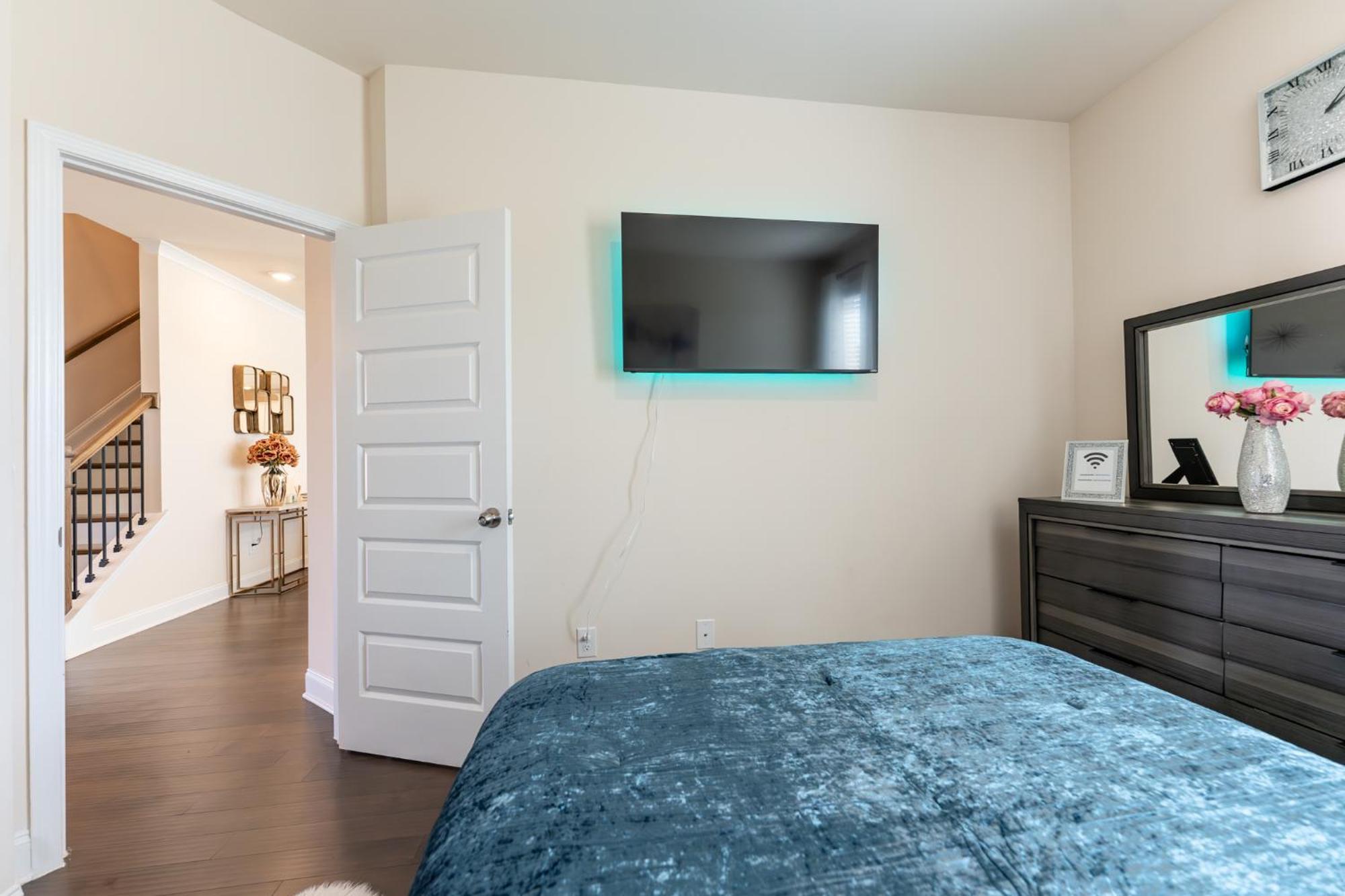 Luxury Bedroom With Private Bath Hampton Ngoại thất bức ảnh