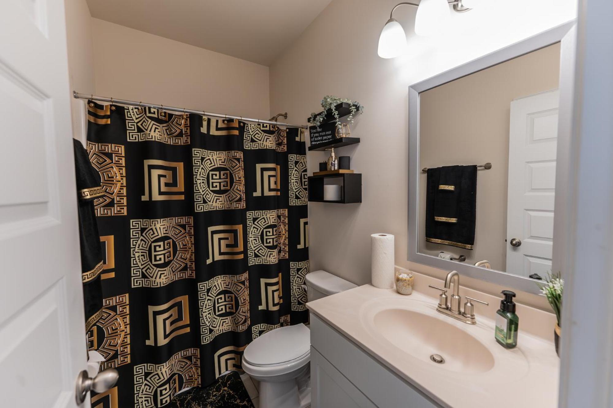 Luxury Bedroom With Private Bath Hampton Ngoại thất bức ảnh